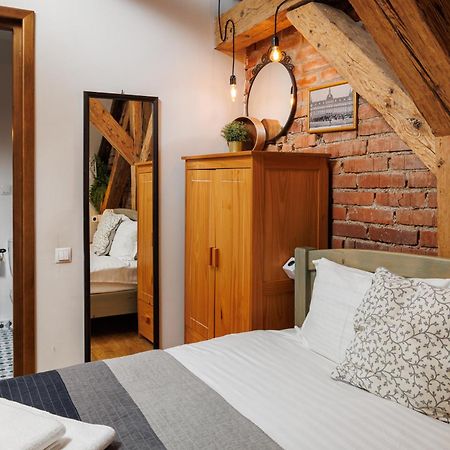 Wood House Republicii Hotel Brasov Luaran gambar