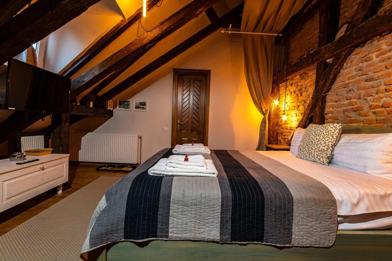 Wood House Republicii Hotel Brasov Luaran gambar