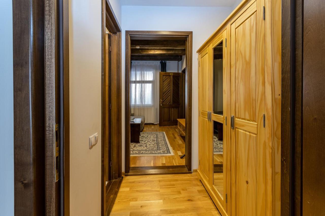 Wood House Republicii Hotel Brasov Luaran gambar