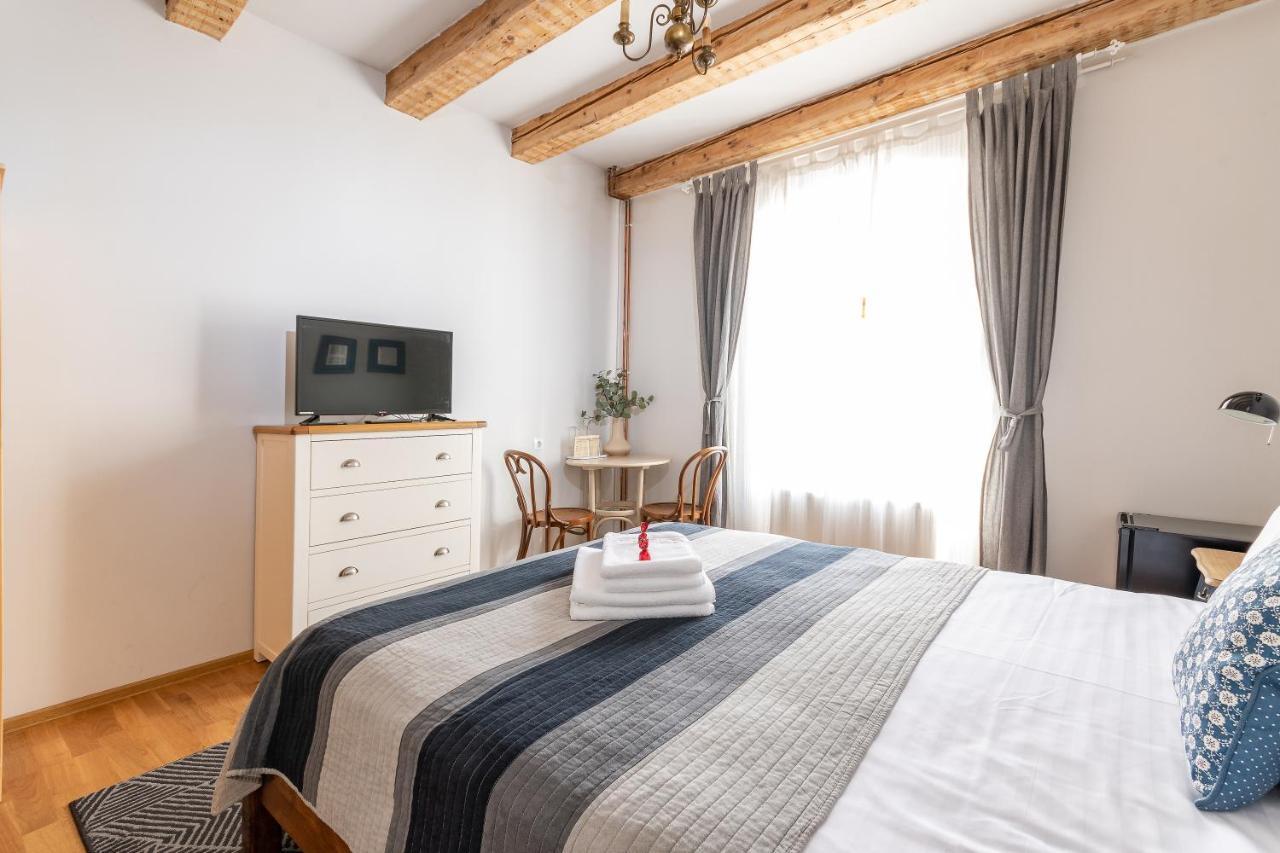 Wood House Republicii Hotel Brasov Luaran gambar