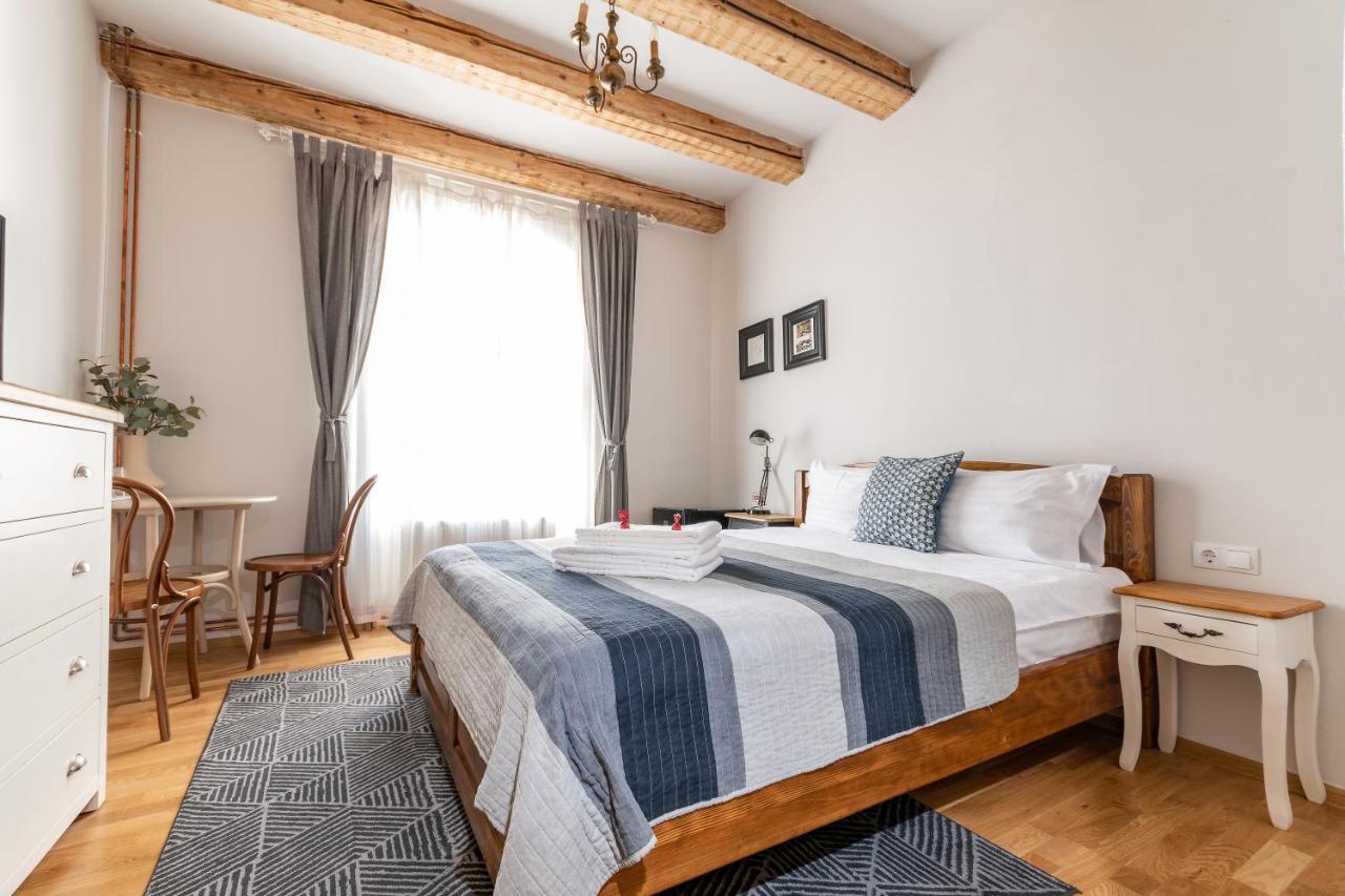 Wood House Republicii Hotel Brasov Luaran gambar