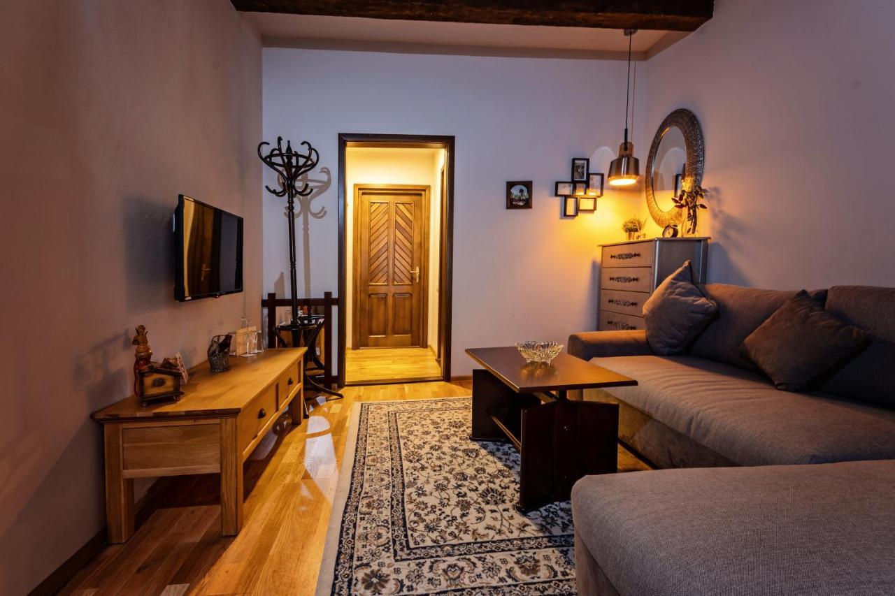 Wood House Republicii Hotel Brasov Luaran gambar