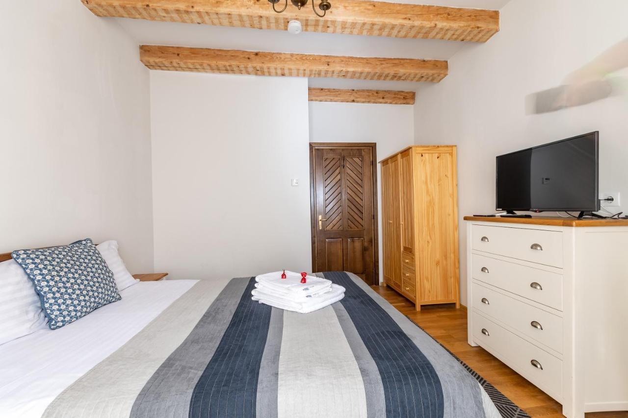 Wood House Republicii Hotel Brasov Luaran gambar