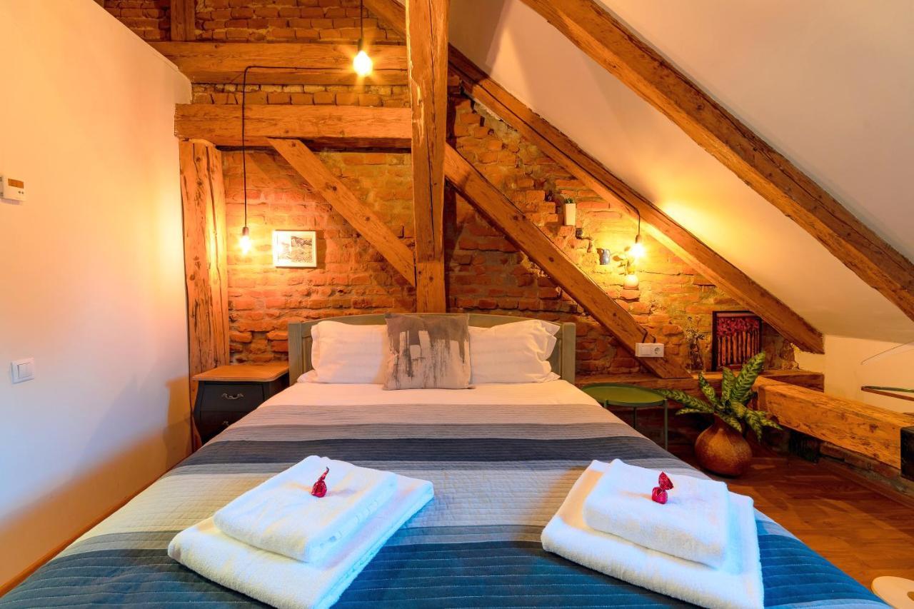 Wood House Republicii Hotel Brasov Luaran gambar