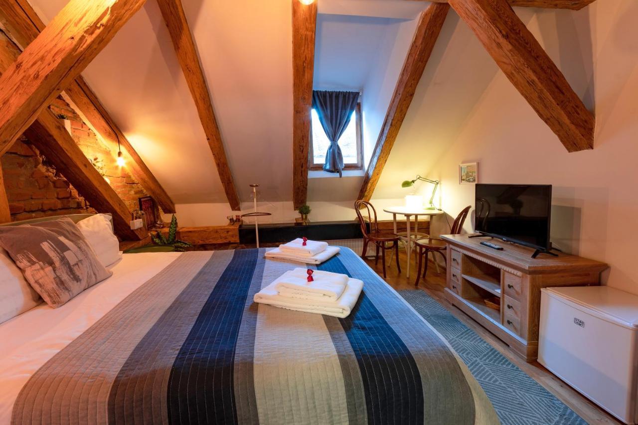 Wood House Republicii Hotel Brasov Luaran gambar