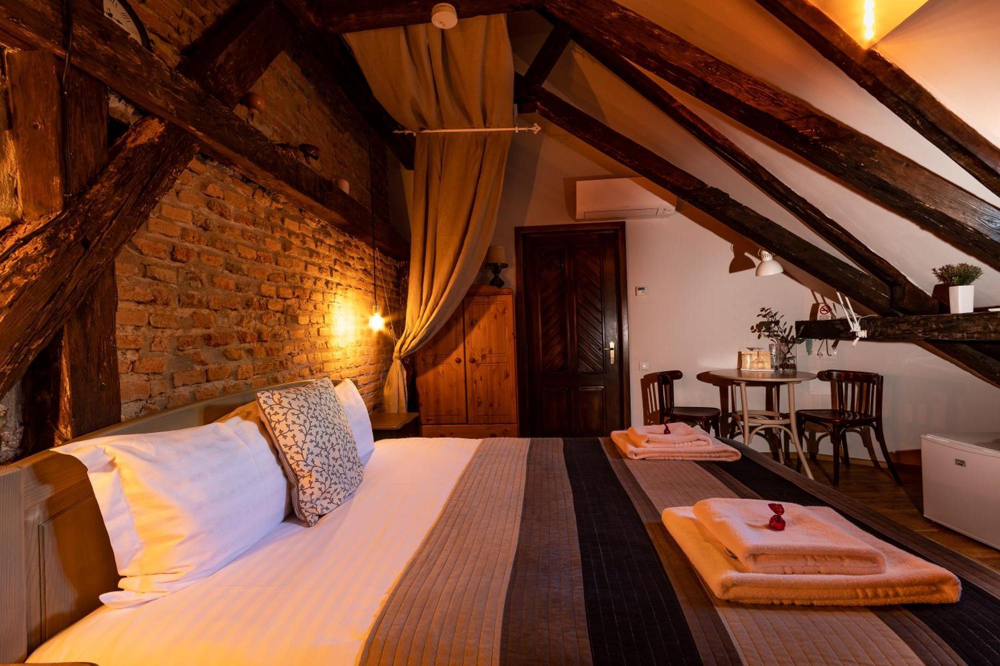 Wood House Republicii Hotel Brasov Luaran gambar