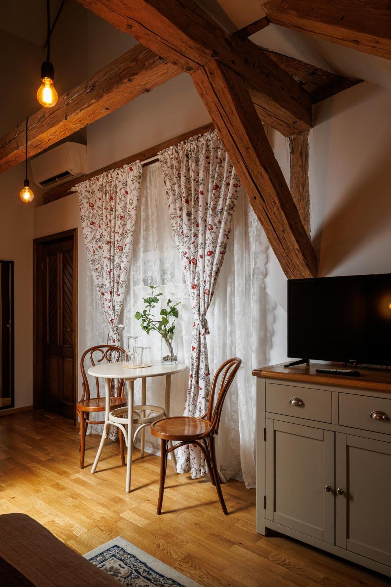 Wood House Republicii Hotel Brasov Luaran gambar
