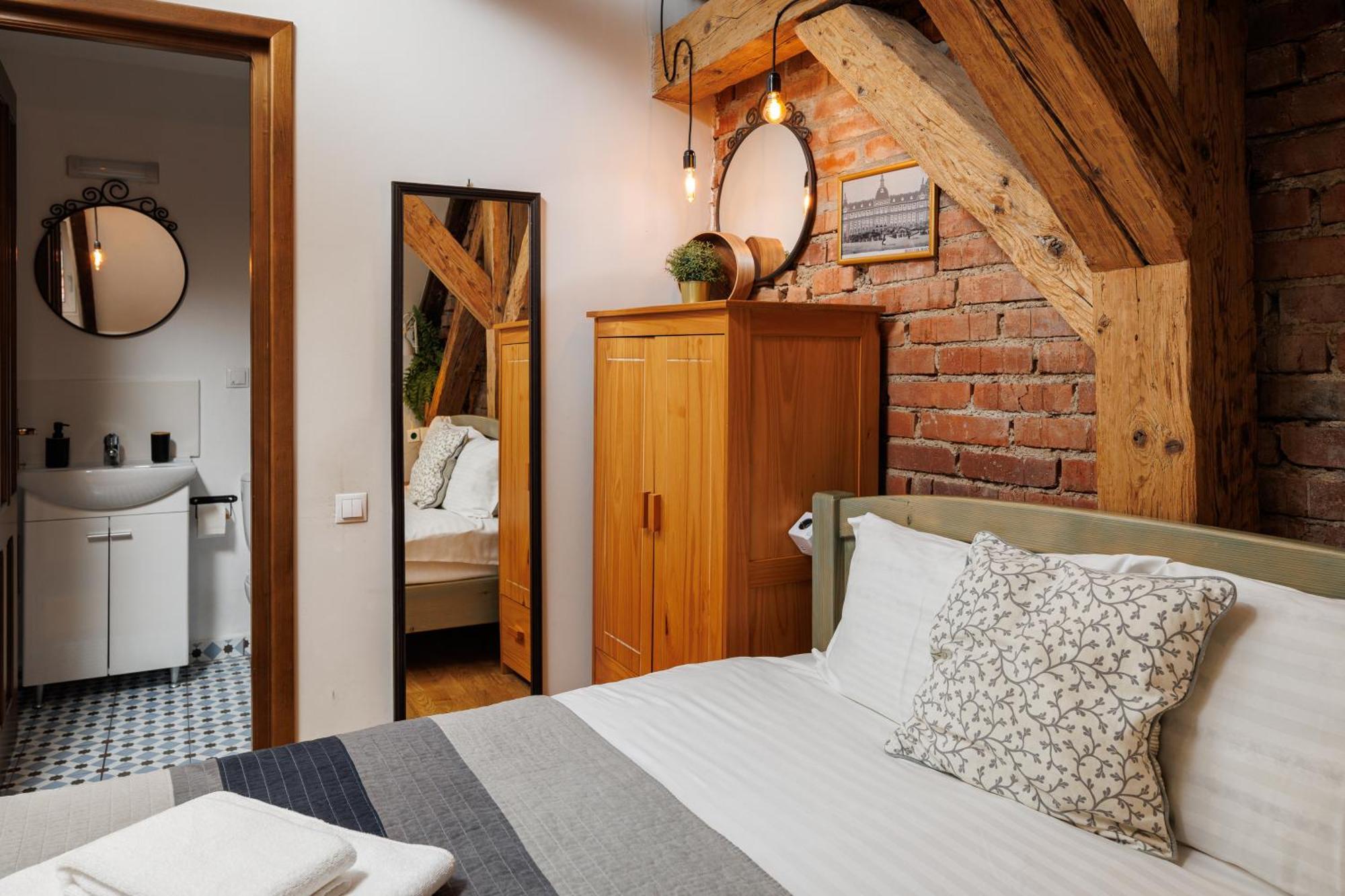 Wood House Republicii Hotel Brasov Luaran gambar