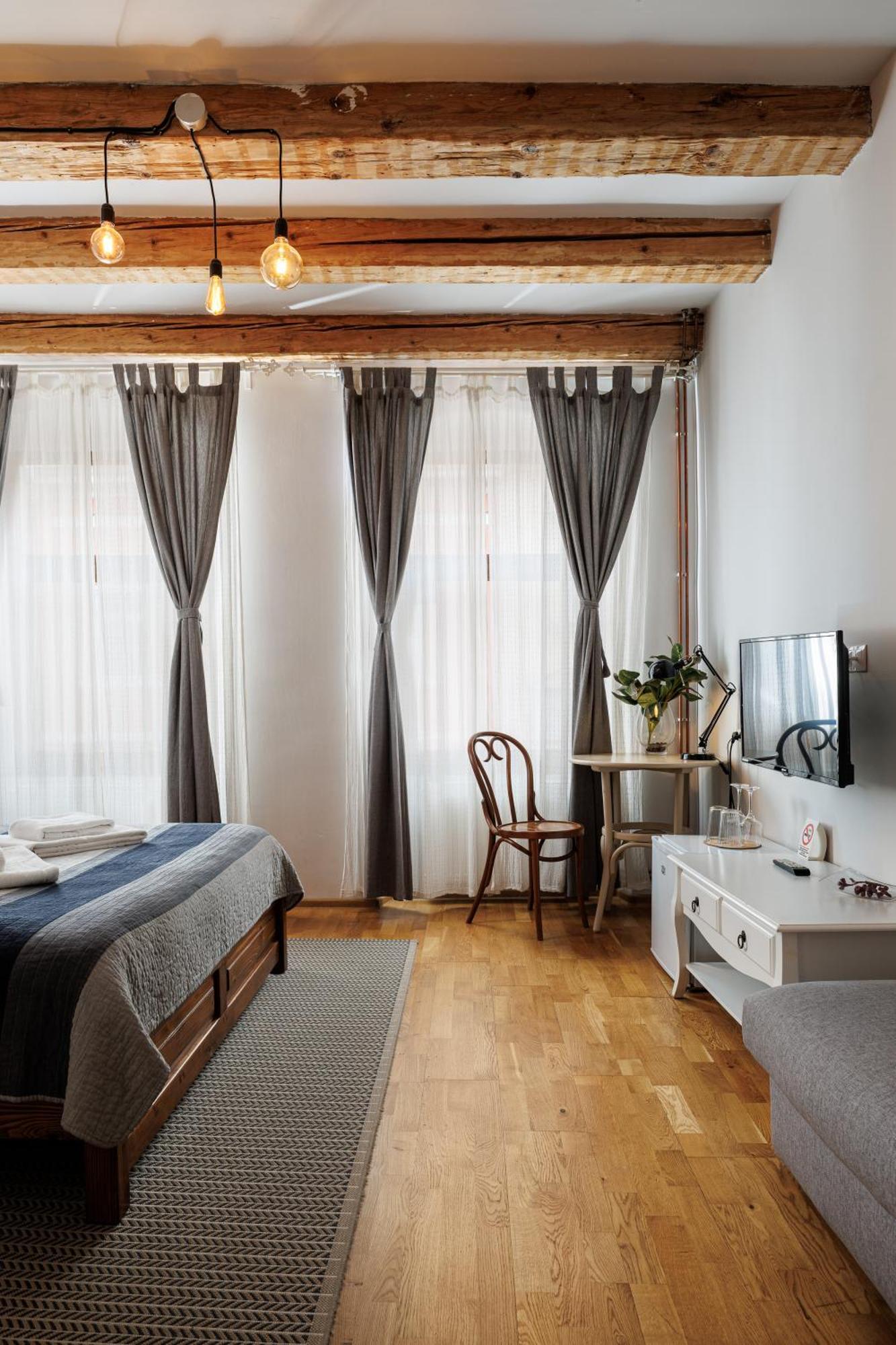Wood House Republicii Hotel Brasov Luaran gambar