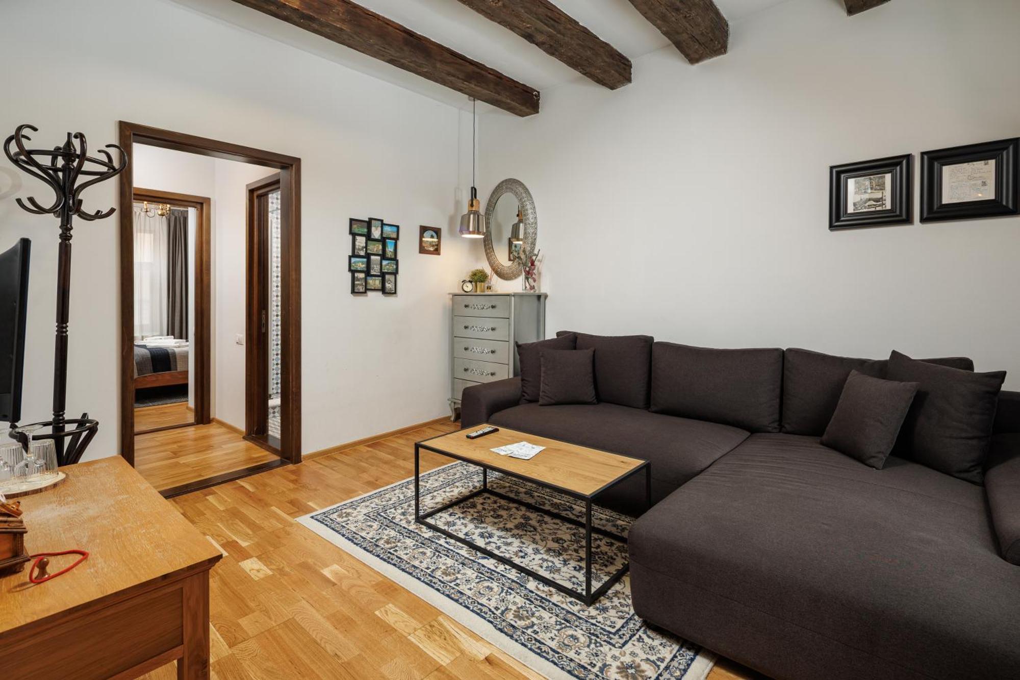 Wood House Republicii Hotel Brasov Luaran gambar