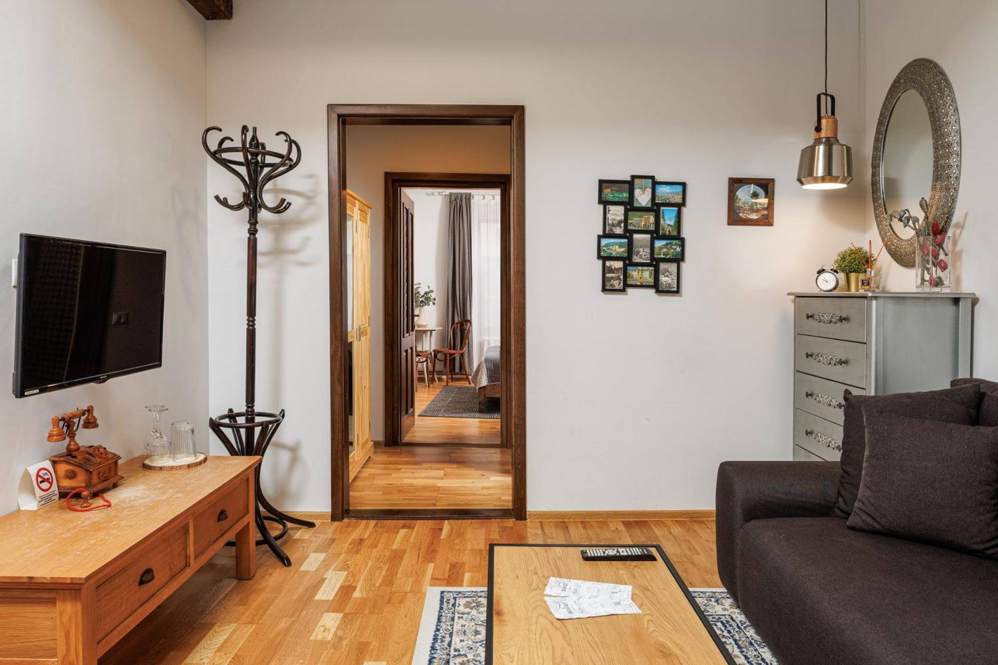 Wood House Republicii Hotel Brasov Luaran gambar