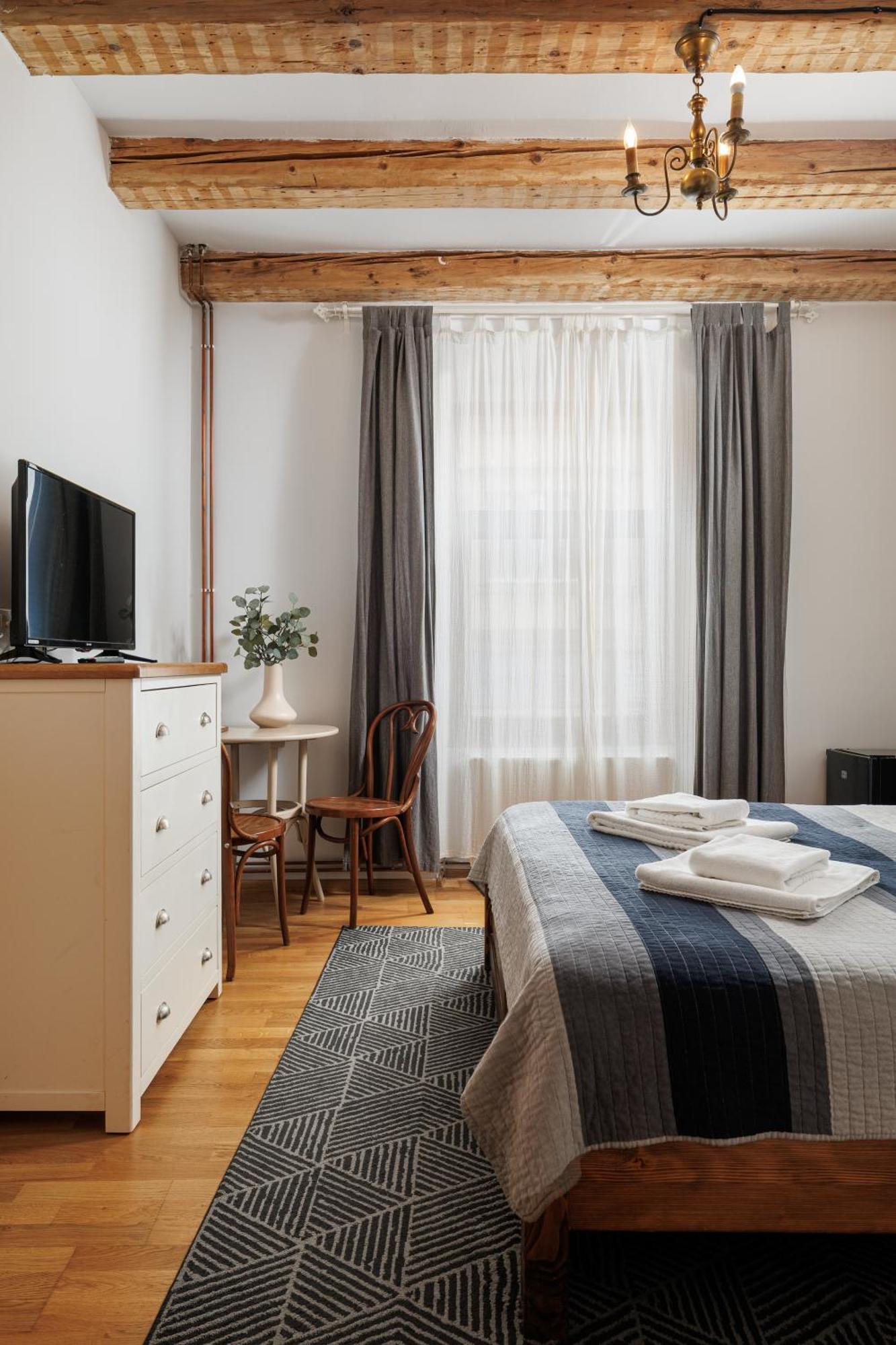 Wood House Republicii Hotel Brasov Luaran gambar