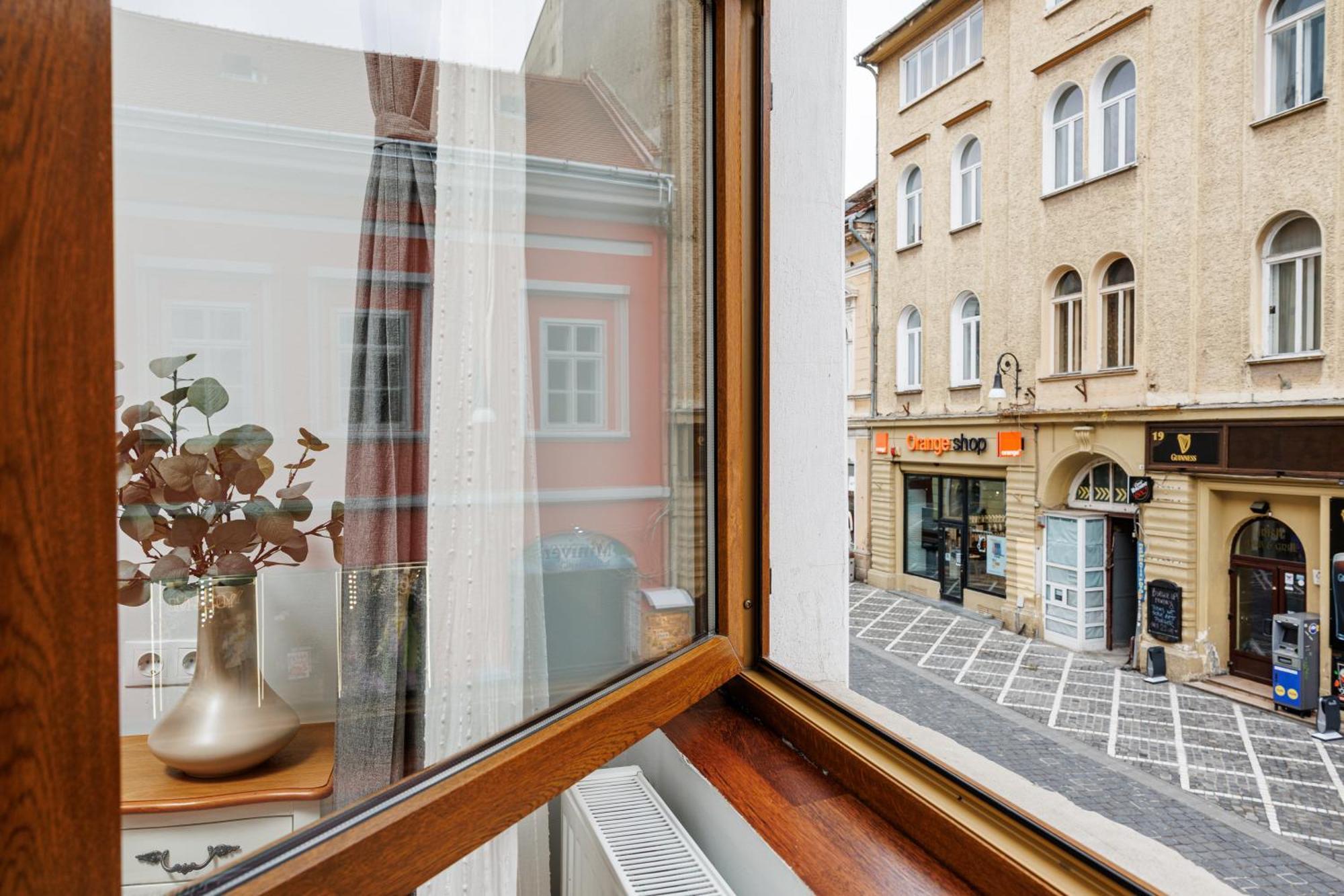 Wood House Republicii Hotel Brasov Luaran gambar