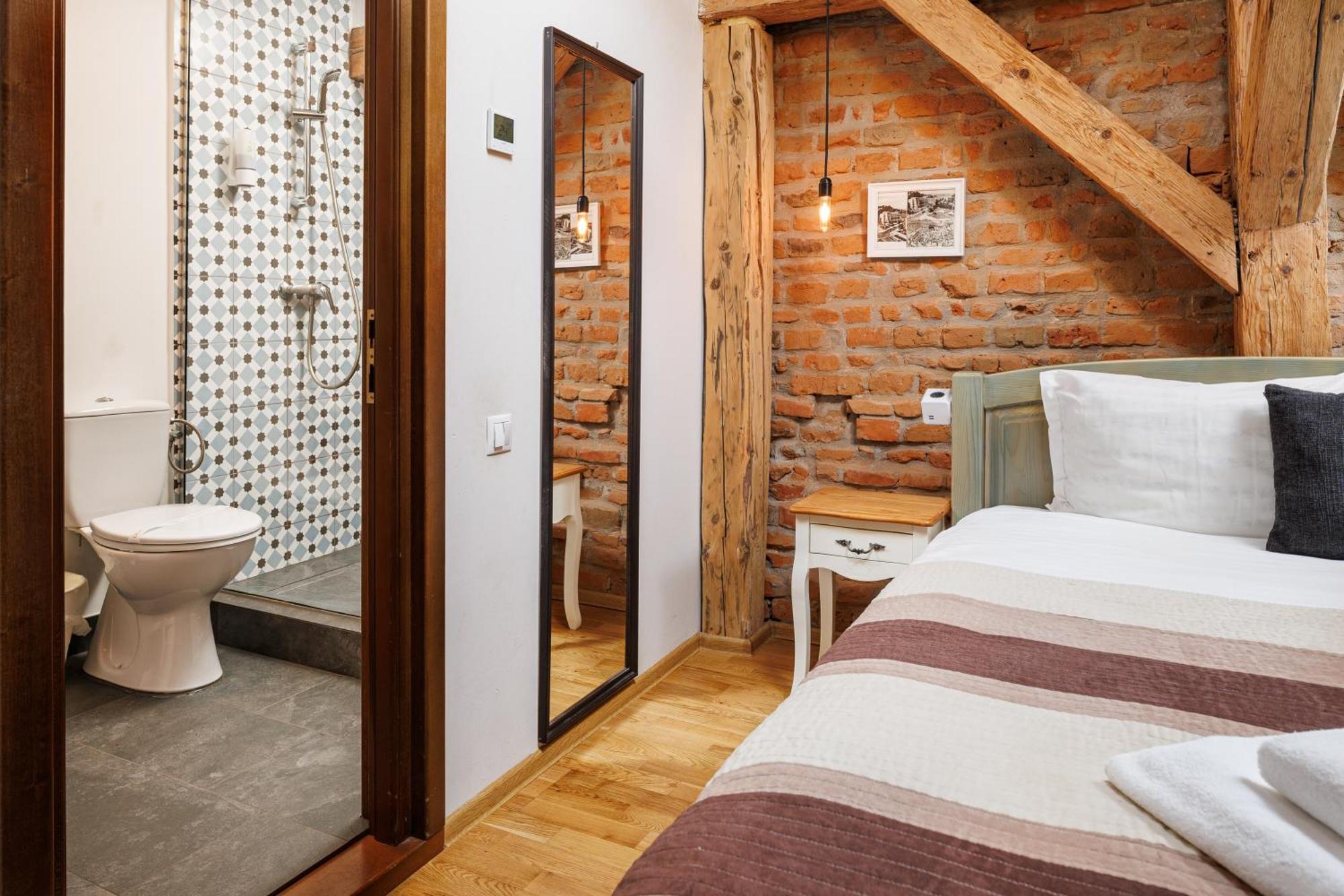 Wood House Republicii Hotel Brasov Luaran gambar