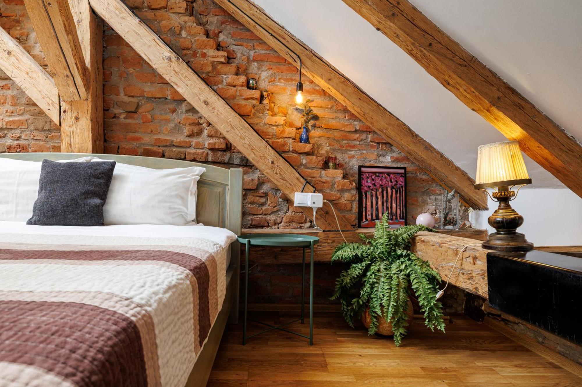 Wood House Republicii Hotel Brasov Luaran gambar