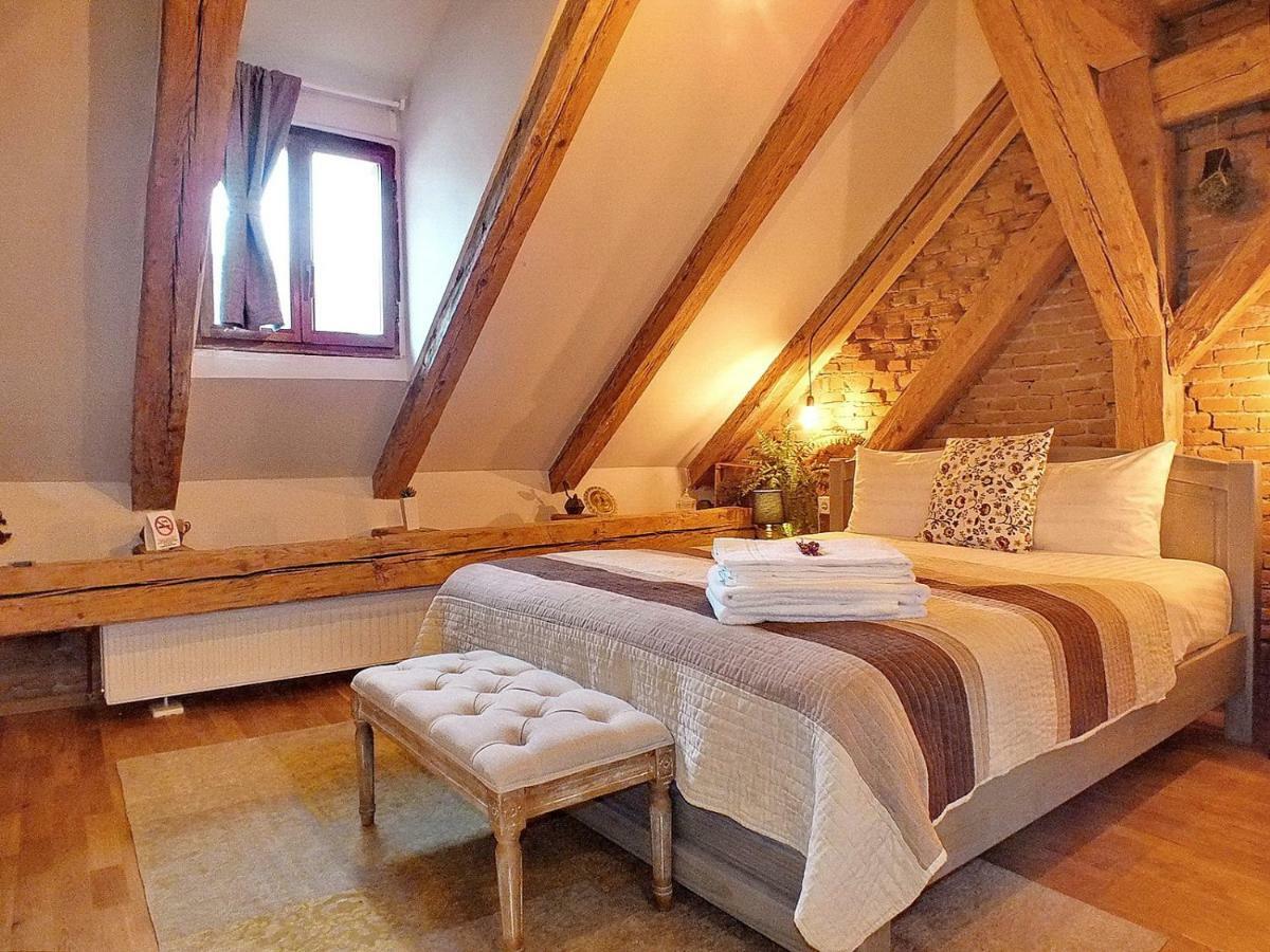 Wood House Republicii Hotel Brasov Luaran gambar