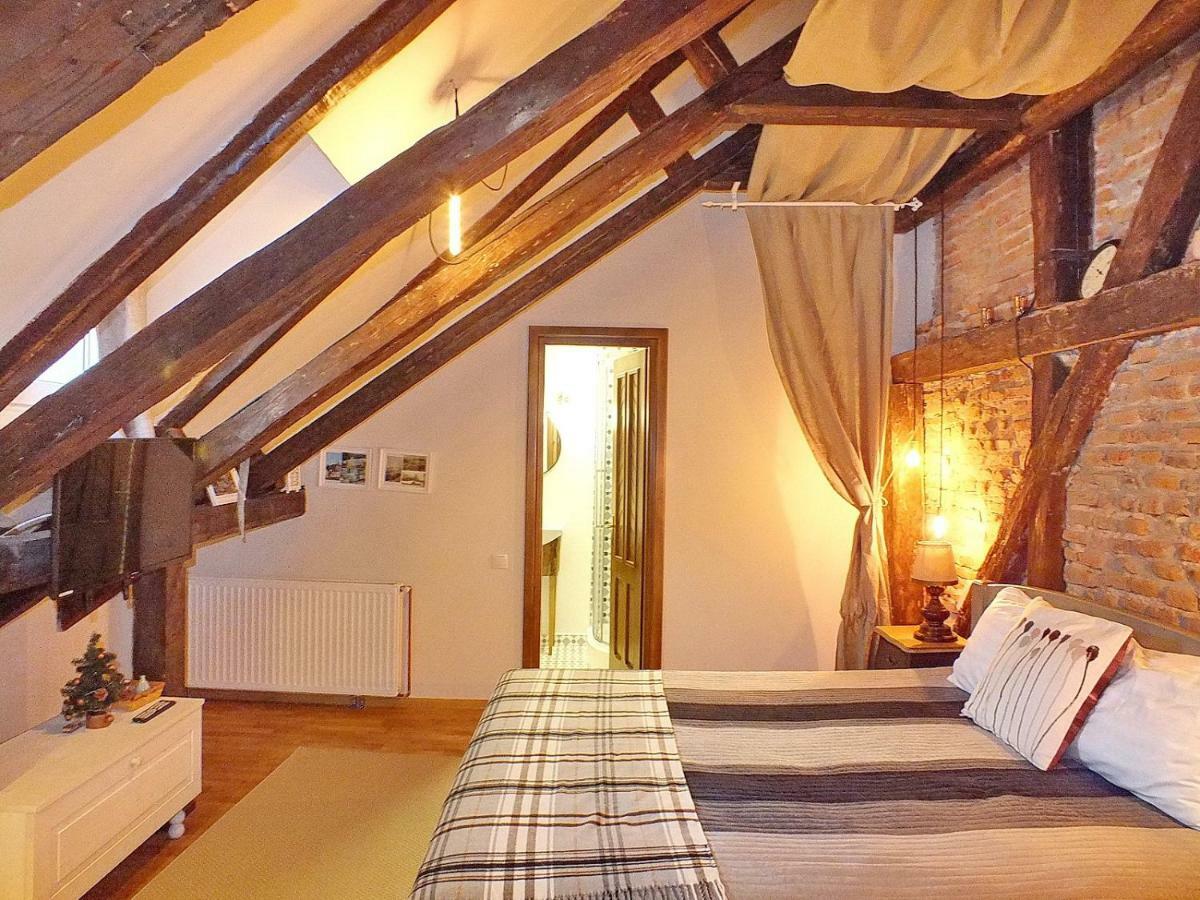 Wood House Republicii Hotel Brasov Luaran gambar